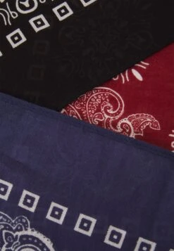 Pier One Unisex - Foulard - Black/Blue/Red -Pier One Soldes Magasin 0763f35dd2c146798be05cd7a75fd0e6
