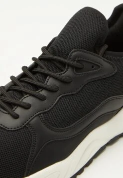 Pier One Unisex - Baskets Basses - Black/White -Pier One Soldes Magasin 383be7e17d7b4e6fb1f7aa6c378ae4ea