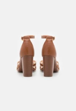 Pier One Leather - Sandales À Talons Hauts - Cognac 9 Pier One Leather - Sandales À Talons Hauts - Cognac -Pier One Soldes Magasin 6ceb597c8248494b81a8c8c0f59690f0