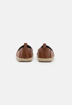 Pier One Unisex - Espadrilles - Brown -Pier One Soldes Magasin c87e3fa4120843cda9a914d0e4b77c24